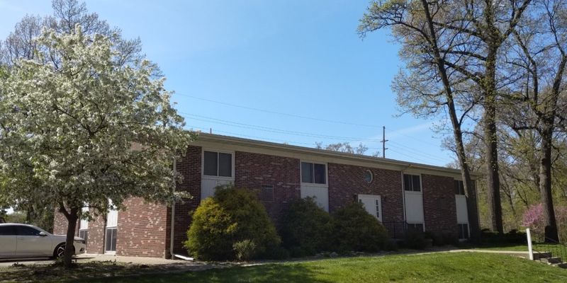 Warsaw Apartment: 601 Oak Glen Drive