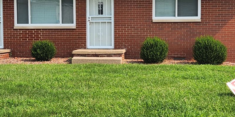 West Peoria Apartment: 710 N Swords Ave