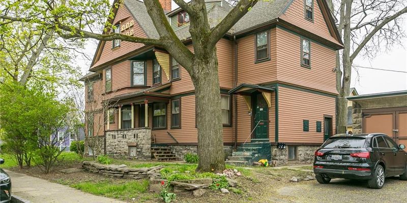 Rochester Apartment: 46 Hickory St