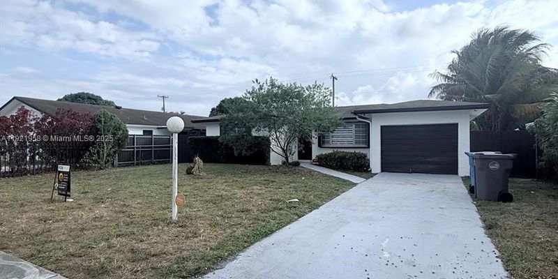 West Park House: 4240 SW 27th St