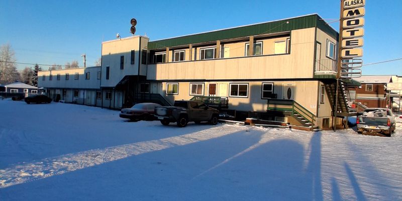 Fairbanks Apartment: 1546 S Cushman St