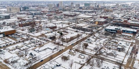 918_7th_St_SE (59 of 62).jpg