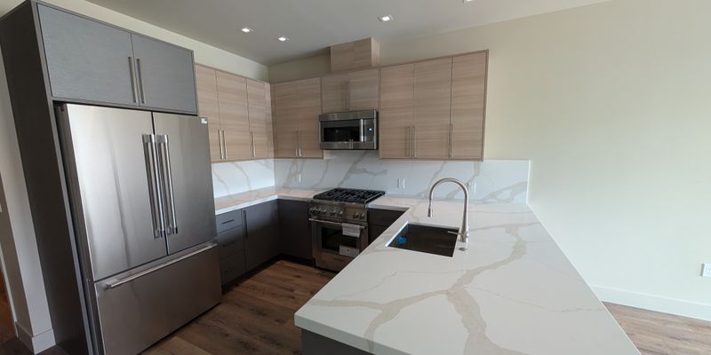 Clayton Apartment: 1026 Oak Street