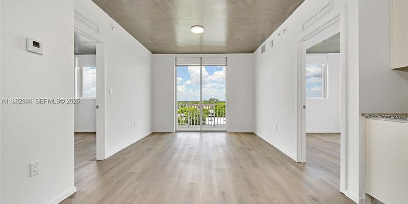 North Miami Apartment: 475 NE 125th St