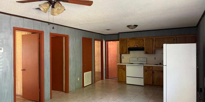 Leesville Apartment: 347 Watson Rd