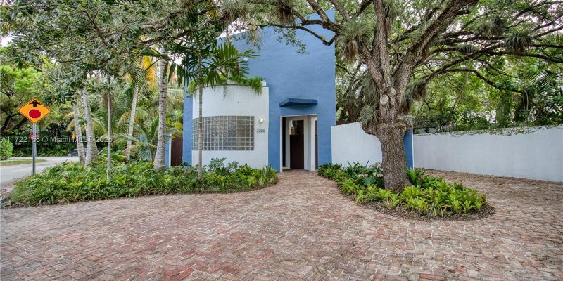 Miami House: 2200 Lincoln Ave #2200