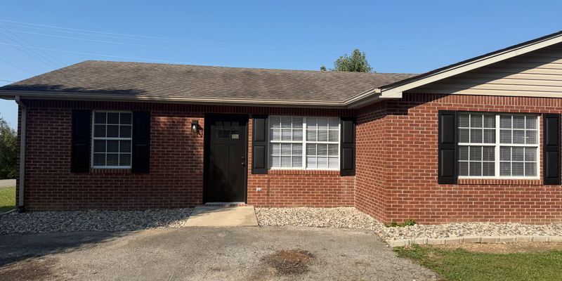 Corbin Apartment: 100 Majak Dr