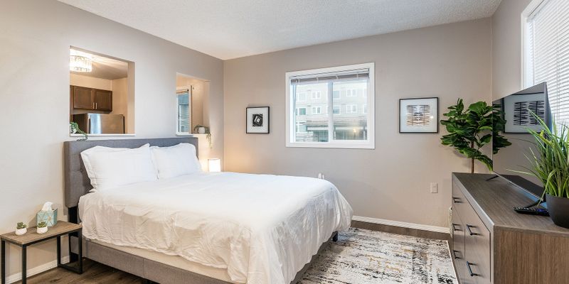 Tacoma Apartment: 612 S 18th Street