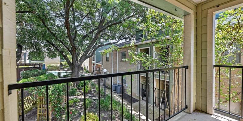 Austin House: 2104 Cullen Ave #202