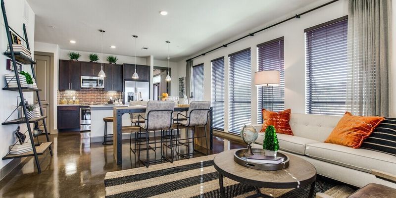 Houston Apartment: 600 Studewood St
