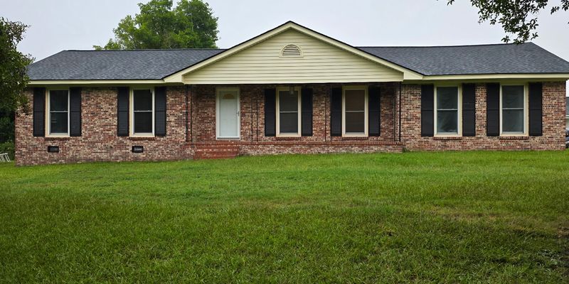 Florence House: 2942 Larkspur Rd