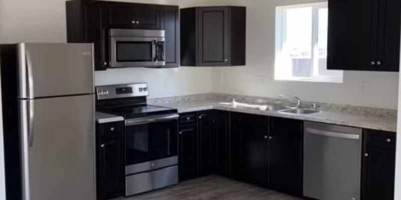 Warden Apartment: 506 - 508 E 3rd St