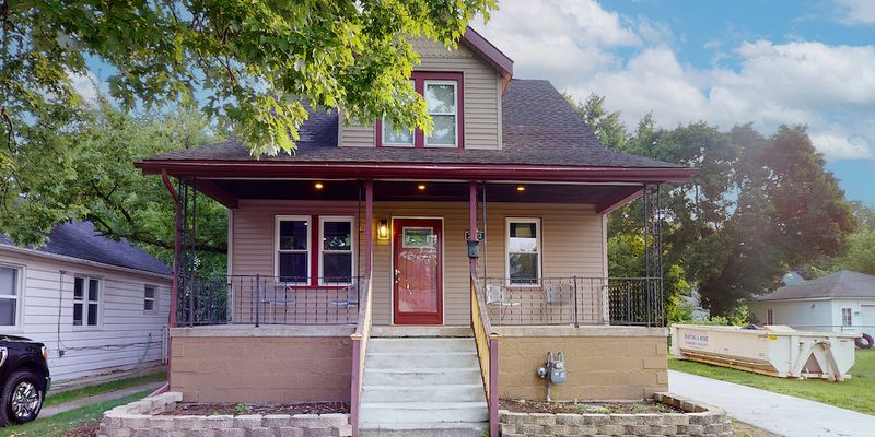 Grosse Pointe Woods House: 2002 Ridgemont Rd