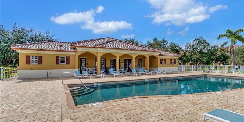 Fort Myers House: 4135 Residence Drive