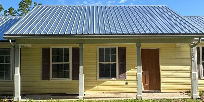 Callahan House: 24899 Crawford Rd