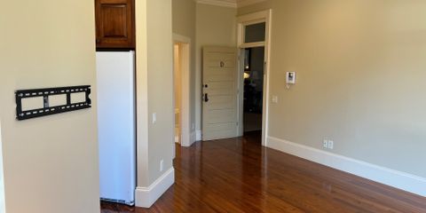 Apartment D Photo 24.jpg