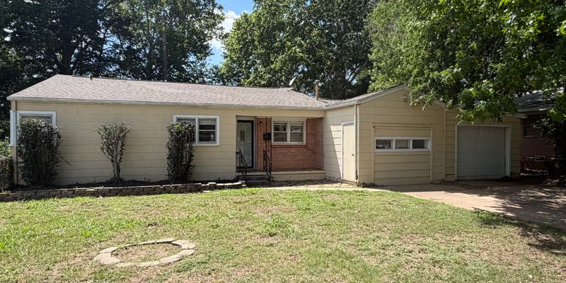 Stillwater House: 716 S McFarland St