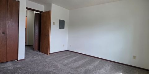 Bedroom 2.JPG