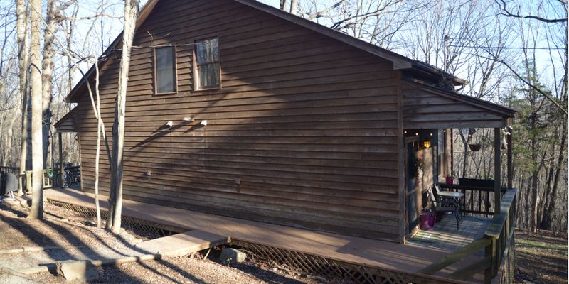 Blacksburg House: 894 Rocky Acres Ln