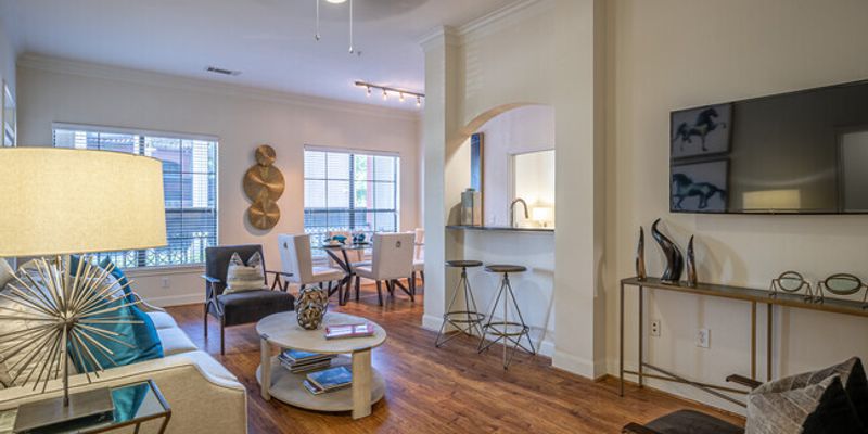 Houston Apartment: 4198 Blossom St
