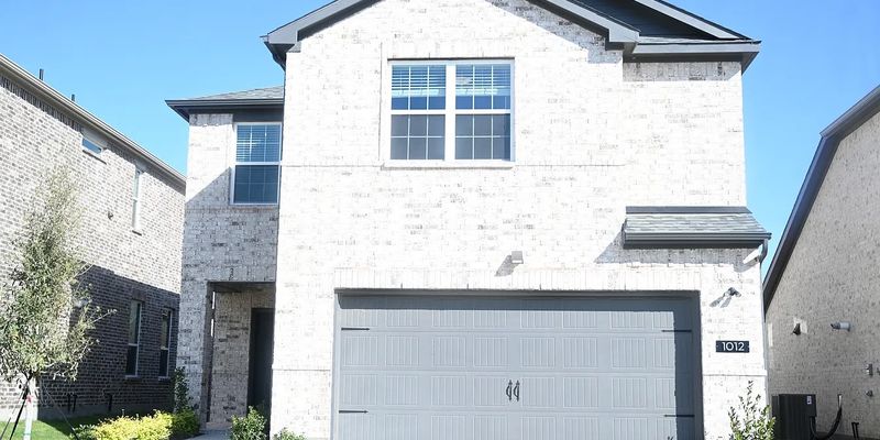 Anna House: 1012 Portina Dr