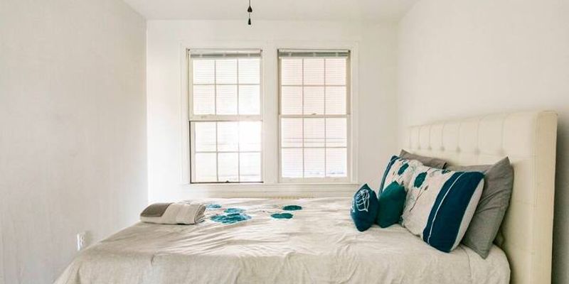 Washington House: 1629 Fairlawn Ave SE, Apt 2