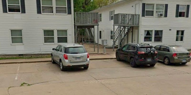 Aledo Apartment: 804 SW 4th St