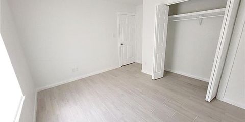 17 Bed2.jpg