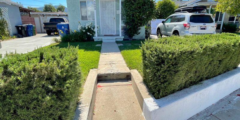 Los Angeles House: 4604 Alger St