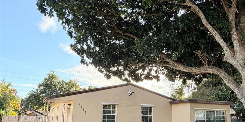 North Miami Beach House: 1966 NE 177th St