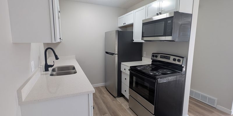 Adel Apartment: 2121 Greene St