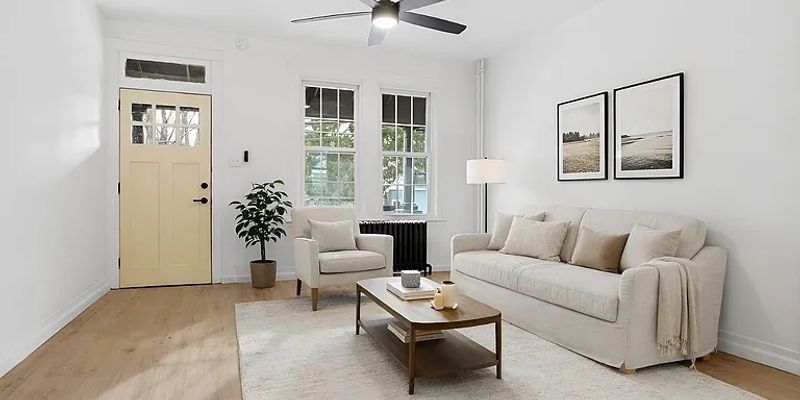 Lancaster House: 836 N Plum St