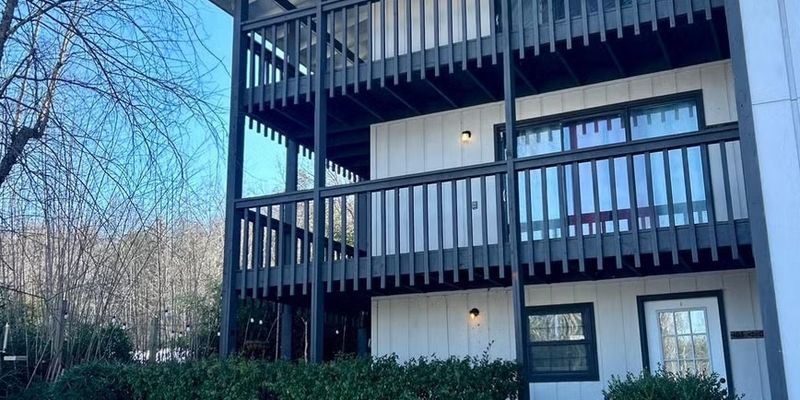 Holiday Island Apartment: 86 Hillside Dr