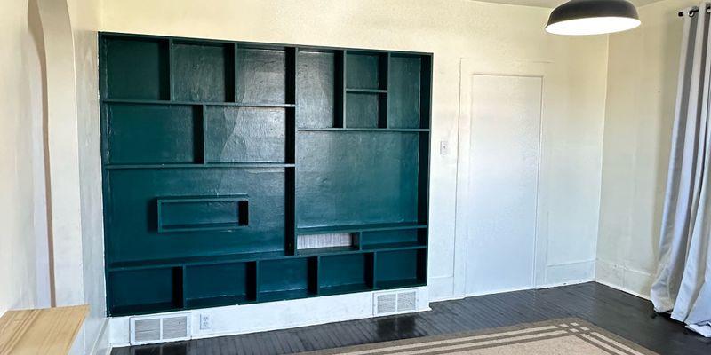 Warsaw Apartment: 501 S Washington St