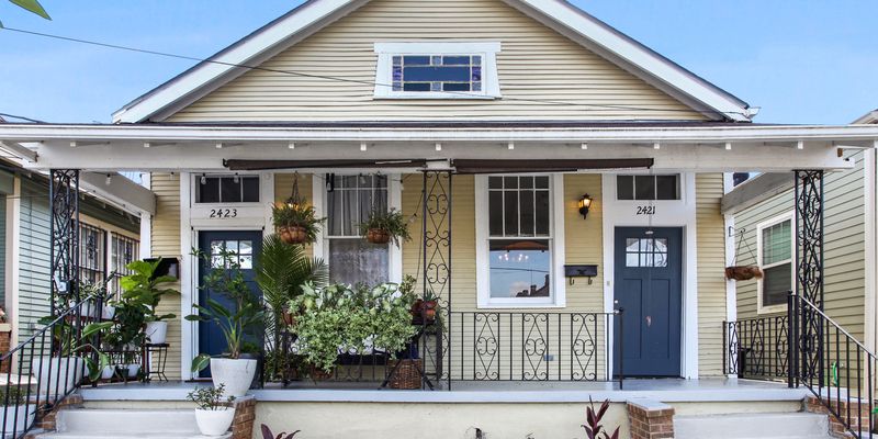New Orleans House: 2421 Valence St
