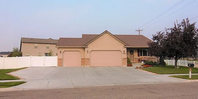 Idaho Falls House: 3660 Merlin Dr