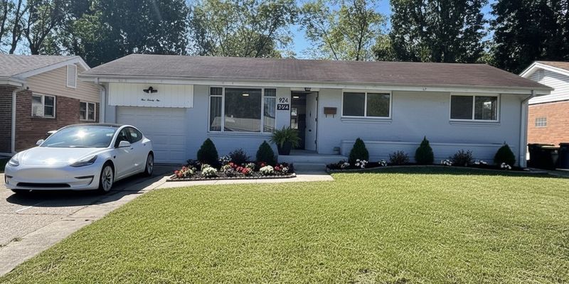 St. Louis House: 924 Lebon Dr