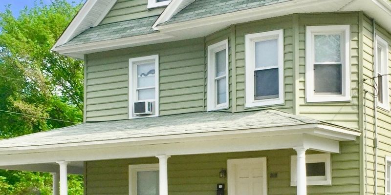 Salisbury House: 319 E Vine St