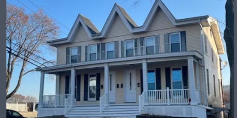 Derby Apartment: 137 Minerva St