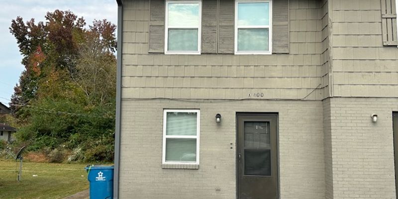 Trenton House: 600 Faith Cir