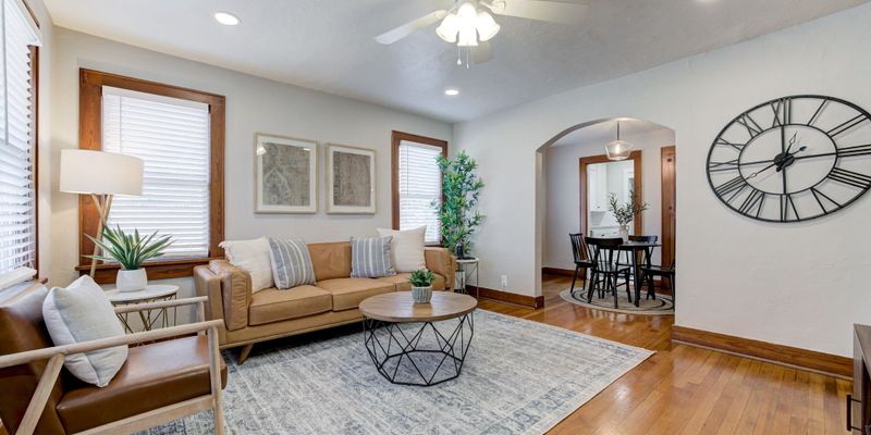 Edmond House: 20 North Blvd