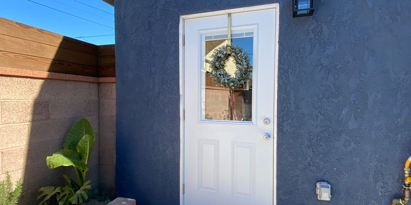 Long Beach House: 3666 Palo Verde Ave