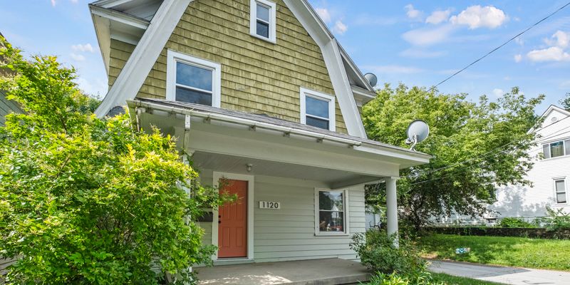 Grand Rapids Apartment: 1120 Fountain St NE