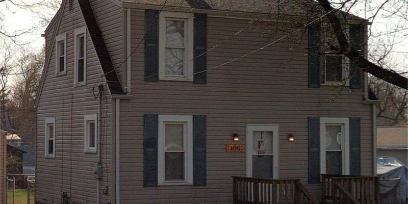 Mansfield House: 406 N McElroy Rd