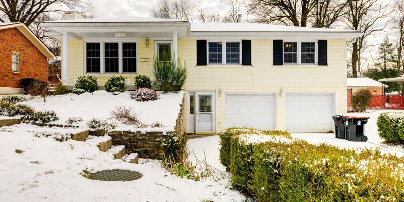 Louisville House: 1500 Dellwood Dr