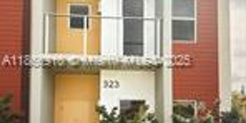 Hallandale Beach House: 323 Foster Rd