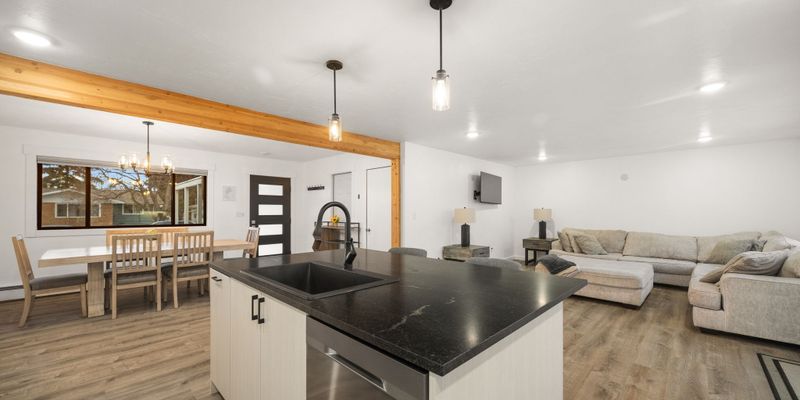 Bozeman House: 420 N 6th Ave