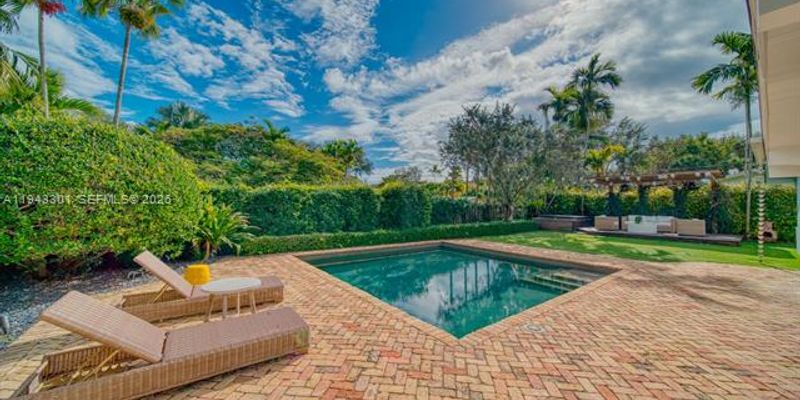 South Miami House: 7621 SW 65th Pl