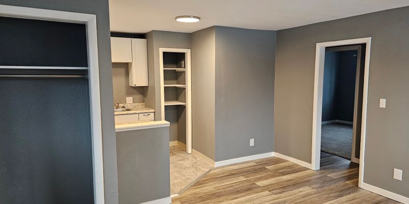 Anchorage Apartment: 534 N Bliss St