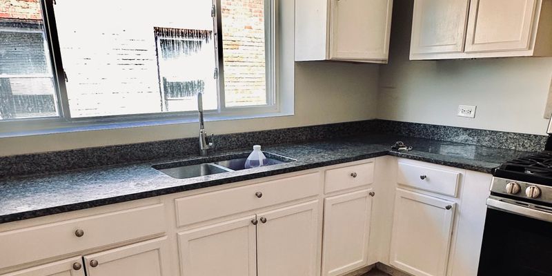 Bellwood Apartment: 1013 Bellwood Ave